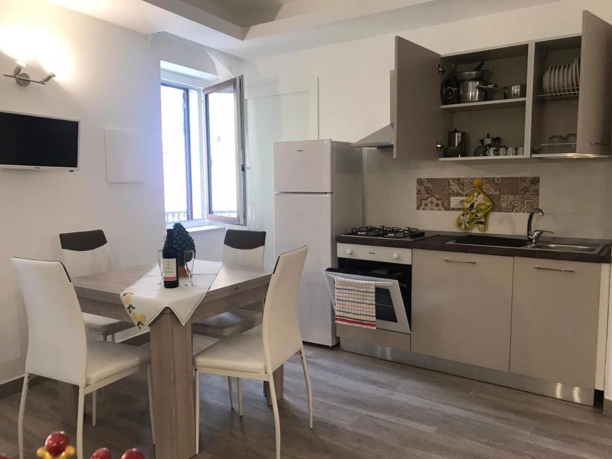 Casa Vacanza Cundari 카스텔몰라 외부 사진