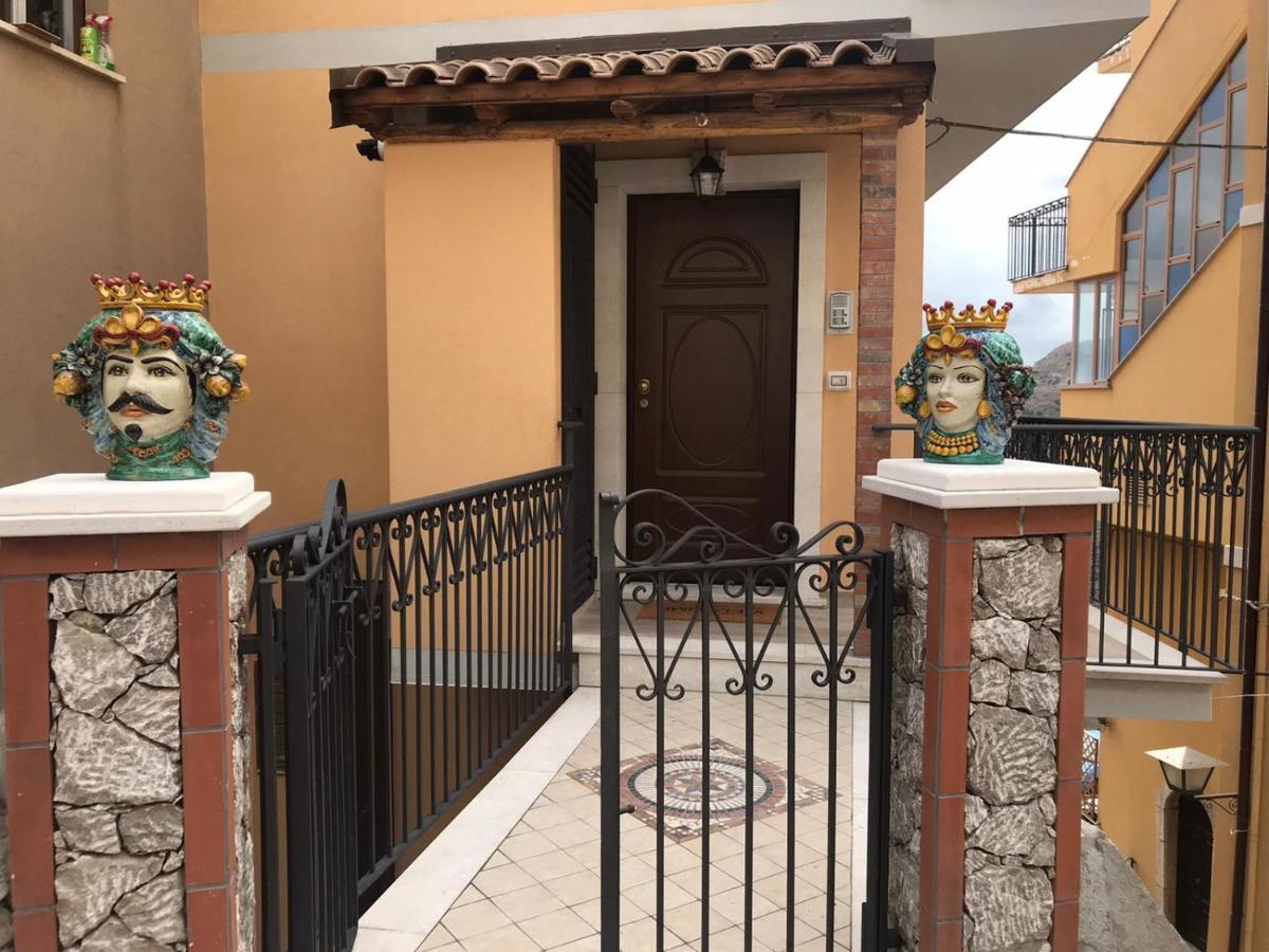 Casa Vacanza Cundari 카스텔몰라 외부 사진