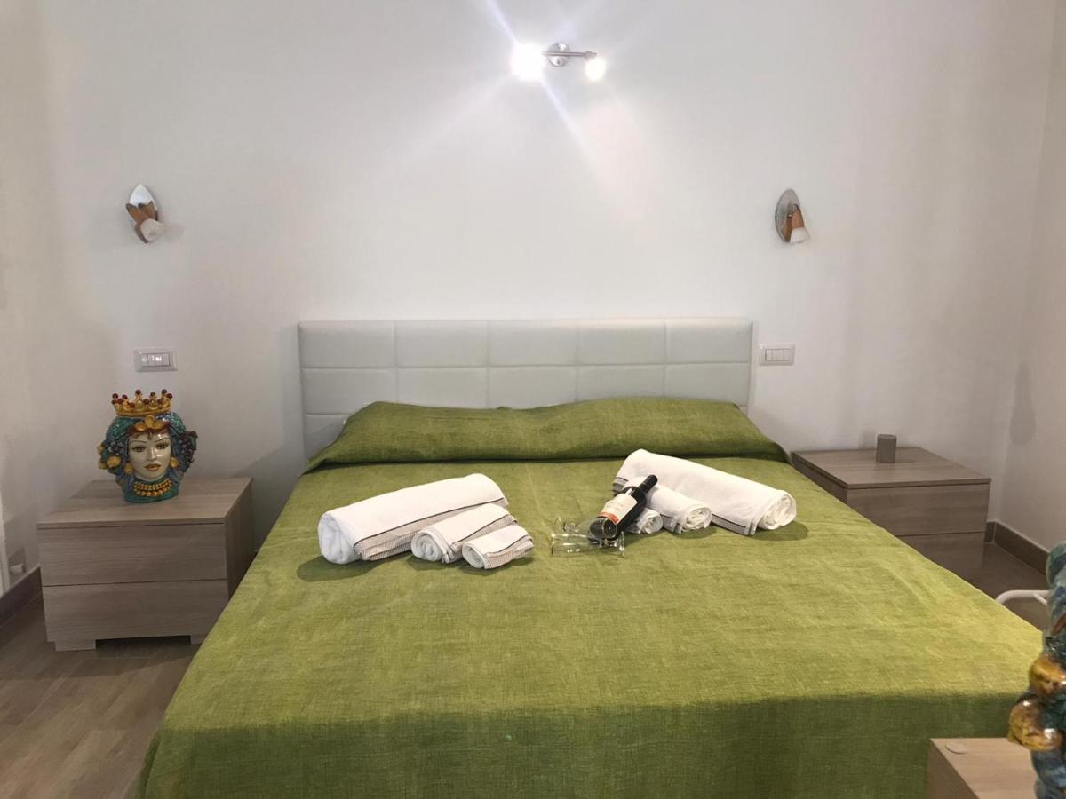 Casa Vacanza Cundari 카스텔몰라 외부 사진