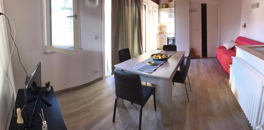 Casa Vacanza Cundari 카스텔몰라 외부 사진