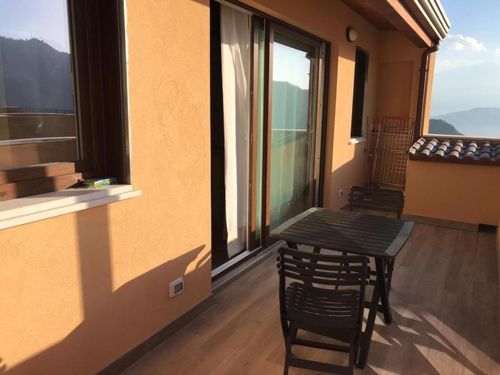 Casa Vacanza Cundari 카스텔몰라 외부 사진